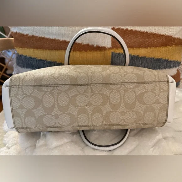 Coach Christie Signature Logo Small Shoulder Bag Carryall Tote - Picture 5 of 15